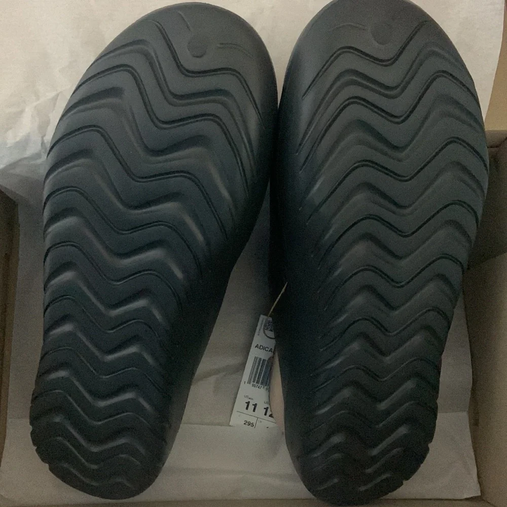 Men's Adidas Clogs - US 11 Carbon/Core Black